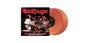 "Badfinger" steht oben in roter Schrift. Zwei orangefarbene Schallplatten. Cover zeigt Musiker bei einem Live-Auftritt.