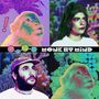 "P+TO MONKEY MIND" in bunten Buchstaben. Buntes, psychedelisches Design mit Affen und Menschen, pop-art Stil.
