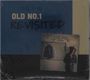 „OLD NO.1 REVISITED“ steht groß geschrieben. Daneben ein Albumcover mit einem Mann und einer aufgehängten Jacke.