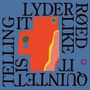 "LYDER RØD LIKE IT, TELLING IS QUINET" in großen schwarzen Buchstaben. Ein rotes abstraktes Design auf blauem Hintergrund.