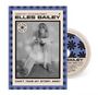Text: "Elles Bailey", "Can't Take My Story Away". Eine Frau sitzt in einem schwarz-weißen Foto, daneben eine CD mit Blumenmuster.