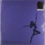 „RAW BLUE DELUXE“ steht in einem Quadrat. Silhouette einer tanzenden Person auf blauem Hintergrund.