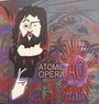 „ATOMIC OPERA“, „AO“, „alpha & omega“. Illustration: abstraktes Gesicht mit Bart und Kreuzen, bunte, verschwommene Muster.