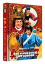"Der kleine Dicke gibt Zunder" steht auf einer DVD-Hülle mit Illustrationen von Figuren in bunten, historischen Kostümen.