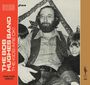 "THE BOB HUGHES BAND: THE KIDS ARE OK!" Schwarze-Weiß-Fotografie eines bärtigen Mannes mit zwei Kindern.