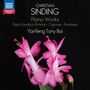 Cover von Christian Sinding "Piano Works". Oben links Naxos Logo, darunter zwei rosa-pinke Blüten auf schwarzem Hintergrund.