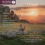 „Quiet Summer Evening“, „British Light Classics“, „Lennox Berkeley“, „Frederick Delius“. Mensch mit Hund bei Sonnenuntergang.
