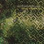 Text: "BITCHIN BAJAS ISLE PEAKS". Eine pixelartige Musterung mit grüner Vegetation im Hintergrund.