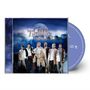 Text: "Celtic Thunder Storm". Sechs Männer in historischer Kleidung vor einem bewölkten Himmel.