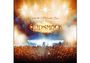"Live at Mohegan Sun," "Godsmack." Ein Konzert mit leuchtenden Lichtern und einer jubelnden Menge.