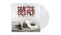 "SUICIDE SILENCE" in roter, krakeliger Schrift, "NO TIME TO BLEED" darunter. Ein blutverschmiertes, zerknittertes Tuch liegt auf grauem Boden.