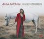 Anna Kolchina, "Reach for Tomorrow". Frau in rotem Mantel steht neben einem weißen Pferd auf einem Feld.