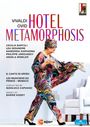 Text: Vivaldi Ovid Hotel Metamorphosis. Frau in buntem Kleid gleitet lächelnd durch einen Raum. Logos unten.