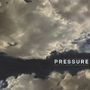 Text: "Original Motion Picture Soundtrack PRESSURE Music by Volker Bertelmann." Wolken am Himmel, Netzlinienmuster.