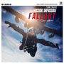 "Mission: Impossible Fallout" in großen Buchstaben, darunter ein Fallschirmspringer in der Luft vor einem Flugzeug.
