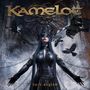 „Kamelot“ in goldener Schrift, darunter „dark asylum.“ Eine Frau in Leder mit Krone und verbundenen Augen, umgeben von Krähen.