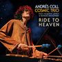 ANDRÉS COLL COSMIC TRIO, RIDE TO HEAVEN. Person in brauner Kleidung spielt Trommelstöcke, Sternenhimmel im Hintergrund.