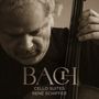 "BACH CELLO SUITES RENÉ SCHIFFER" steht im Vordergrund. Ein Mann spielt nachdenklich Cello. Sepia-Farbton.