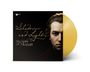 "Shadows and Light: The Spirit of Mozart" steht auf einer schwarzen Hülle. Halbporträt einer ernsten Person, goldene Vinyl.