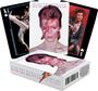 "DAVID BOWIE" und "PLAYING CARDS" auf dem Karton. Drei Spielkarten mit David Bowie in verschiedenen Outfits.