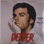 Texte: "DEXTER", "Music from the Showtime Original Series", "The soundtrack to the Showtime series", "Expanded 24B version". 

Illustration eines nachdenklichen Mannes mit der Hand am Kinn.