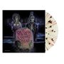 Illustration eines Grabsteins mit "The Return of the Living Dead" in pink. Abgebildet sind auch gruselige Zombies.