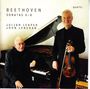 "BEETHOVEN SONATAS 6-8 JULIAN LEAPER JOHN LENEHAN [quartz]"; Zwei Männer in Schwarz, einer am Klavier, der andere hält eine Violine.