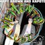 HARVEY BROWN AND KAPOTE. Neonfarbenes, wirbelndes Design im Vordergrund. Zwei Personen im Hintergrund.