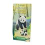 Text: "Harmonies im Takt der Natur - 10 neue Tierkarten". Illustration von zwei spielenden Pandas in einem Bambuswald.