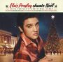 "Elvis Presley chante Noël - Elvis Presley's Christmas Songs." Vor einem Weihnachtsbaum in festlicher Straße.