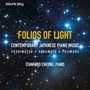 "FOLIOS OF LIGHT", zeitgenössische japanische Klaviermusik von Yoshimatsu, Sakamoto, Fujikura. Hintergrund: Sternenhimmel.
