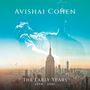 "AVISHAI COHEN, THE EARLY YEARS 1998-2001" über einer Skyline, mit transparentem Kontrabassspieler im Hintergrund.