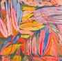 Bunte, abstrakte Illustration mit lebhaften Streifen und Formen in Rosa, Gelb und Blau.