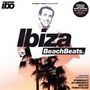 „Ibiza BeachBeats. Inklusive Remixes von Stereoact, DJ Herzbeat, Nur So! und Tonattacke“ steht über Palmen und einem Mann.