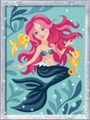 Illustration: Eine Meerjungfrau mit rosa Haaren und dunklem Fischschwanz, umgeben von einem Fisch und einem Seepferdchen.