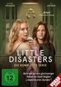 Text: „Little Disasters: Die komplette Serie“, „Brillant“ – Süddeutsche Zeitung. Zwei Frauen, eine blonder, eine brünett, stehen nah beieinander.