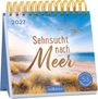 "Sehnsucht nach Meer", 2027, Wochenkalender, 53 Postkarten. Strand und Meer mit blauem Himmel, Möwen im Flug.