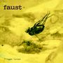 Text: "faust", "Fliegen lernen". Eine tote Fliege in Bernstein, warmes Gelb mit unscharfen Details.