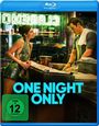 Text: "ONE NIGHT ONLY" in blauer Schrift. Eine Frau in schimmerndem Kleid spricht mit einem Mann in einem Diner.