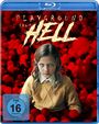 "Playground from Hell", FSK ab 16. Ein Kind mit intensiven Augen in einem Meer aus roten Bällen.