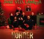 „JANZ VILL LAMETTA“ und „DAS WEIHNACHTSKONZERT“ in festlicher Szene mit Band und Weihnachtsbaum. Text: „HÖHNER“.