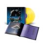 "Deep Purple" in großem Text auf einem Albumcover. Gelbe Vinylplatte und ein offenes Heft mit Texten.
