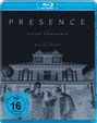Text: "PRESENCE", "REGIE STEVEN SODERBERGH", "DREHBUCH DAVID KOEPP", "FSK ab 16 freigegeben". Negativbild eines Hauses.