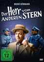 "Der Herr vom anderen Stern", FSK ab 12. Ein Mann mit Strohhut, umgeben von zwei Personen in blauen Uniformen. 