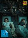 "Nightborn" in großen Buchstaben, Film von Hanna Bergholm. Zwei Menschen und ein Baby liegen in einem Bett, von Wurzeln umgeben.