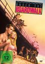 "Under the Boardwalk" steht oben. Ein Paar umarmt sich am Strand, Surfer und Badende sind auf einem Steg zu sehen.