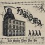 "FAKOMA" und "Life Sucks Then You Die" in gotischer Schrift. Ein Sensenmann steht auf einem Gebäude mit marschierenden Figuren.