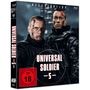 Oben steht "REGENERATION", mittig "UNIVERSAL SOLDIER 5", FSK 18 Logo, zwei ernst dreinblickende Männer in Kampfanzügen.