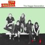 "The Naggs Generation." Oben links ein rotes Logo "The Naggs". Fünf lächelnde Personen auf einer Bank. Hintergrund grün.