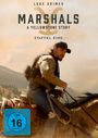 "Luke Grimes Marshals: A Yellowstone Story Staffel Eins." Ein Mann reitet auf einem Pferd, umgeben von hügeliger Landschaft.